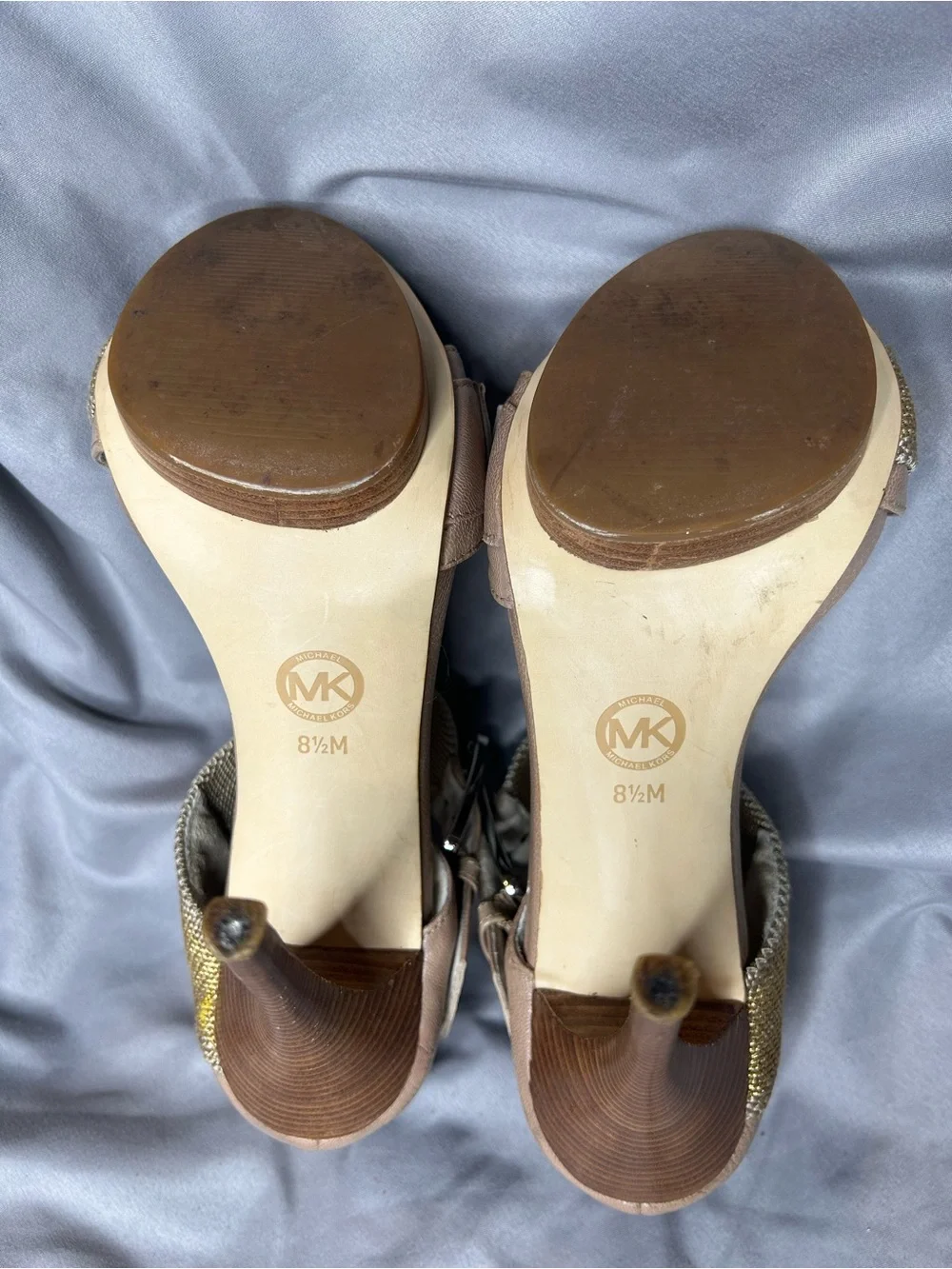 Michael Kors Faith Sandals Size 8.5 Taupe Leather and Metallic Gold Mesh Design